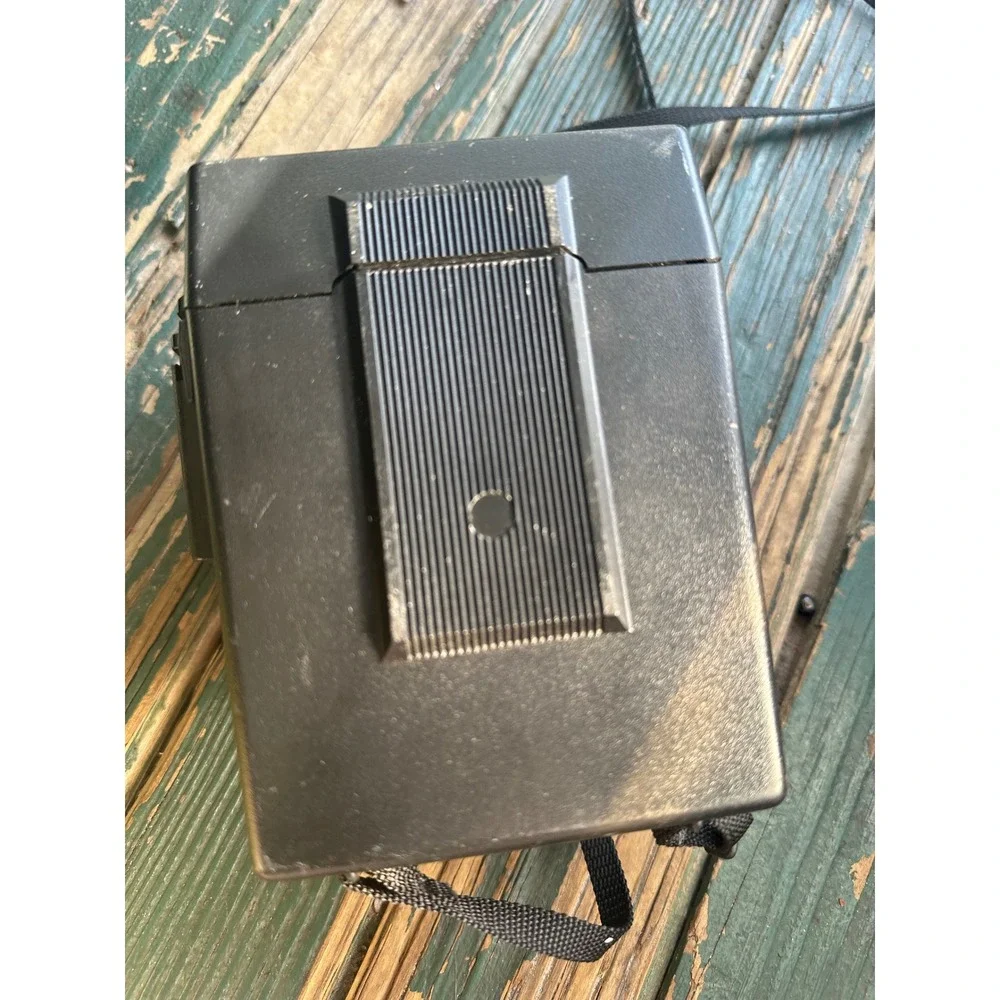 Polaroid Sun 600 LMS Land Camera Vintage Instant Film Black Silver A3555